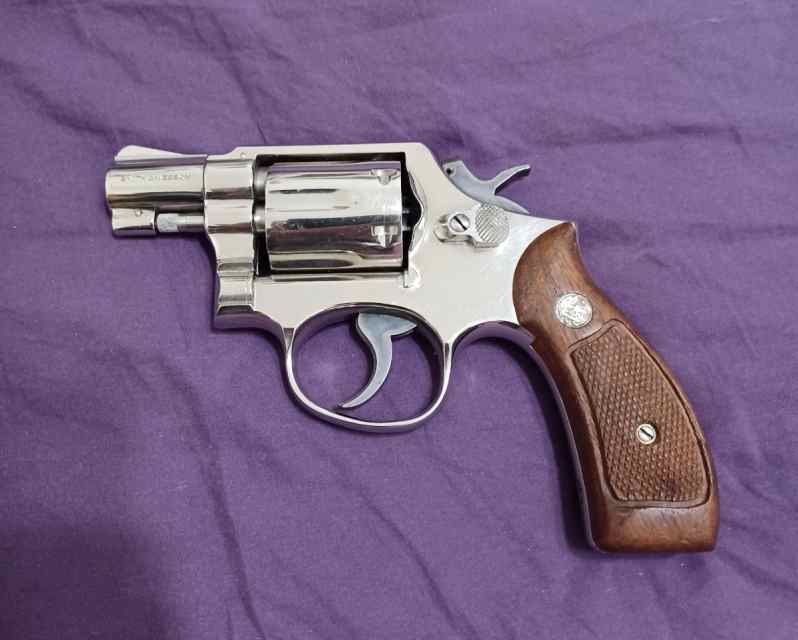 Smith &amp; Wesson model 10-5 Nickel 38spl