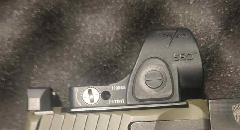 TRIJICON SRO 2.5 