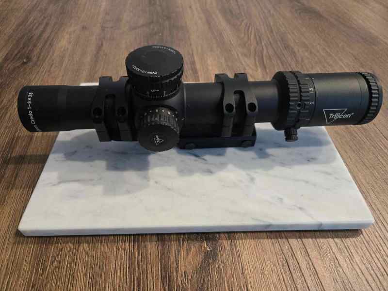 Trijicon Credo 1-8x FFP MRAD red/green reticle