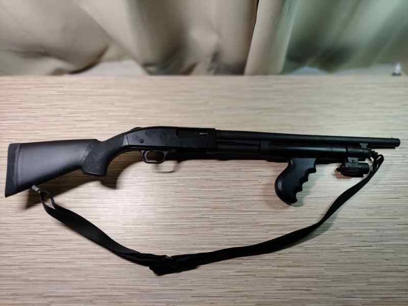 Mossberg 500A 12ga Shotgun w/ accessories