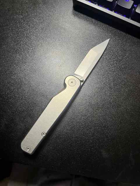 Selling a tactile knife co. New 