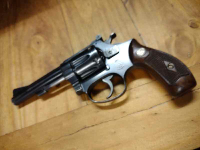 Smith &amp; Wesson pre lock 22 revolver