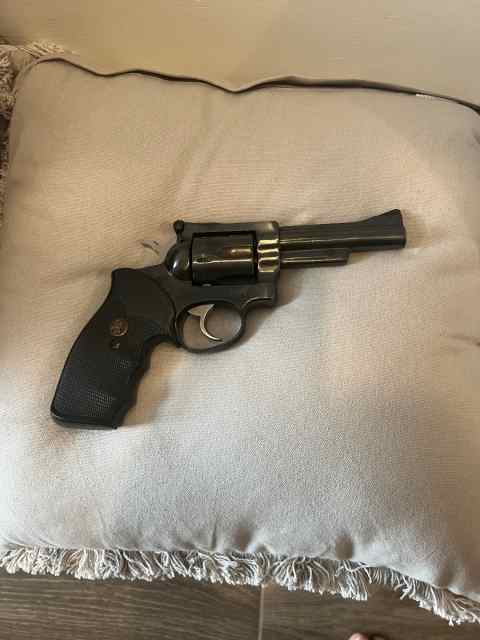 RUGER 357 Magnum Security Six Revolver. 