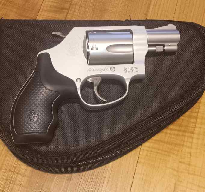 S&amp;W .38 special model 637 