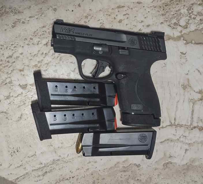 S&amp;W Shield Plus OR w/ 4 mags 