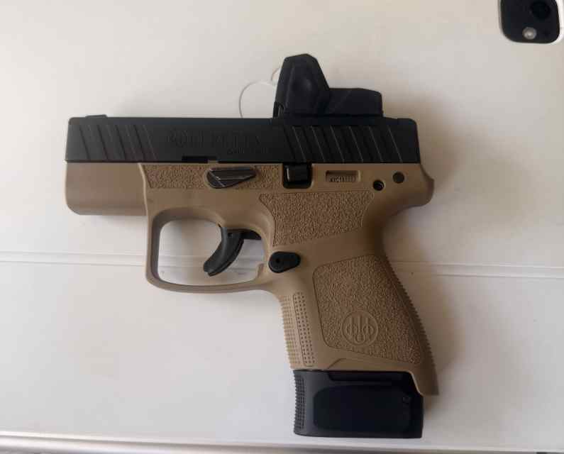 Beretta APX A1 Carry w/ Optics