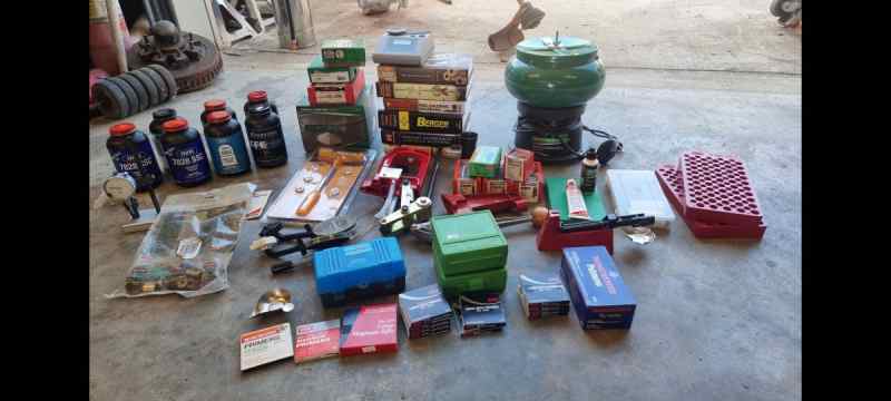 Lots of reloading equipment 