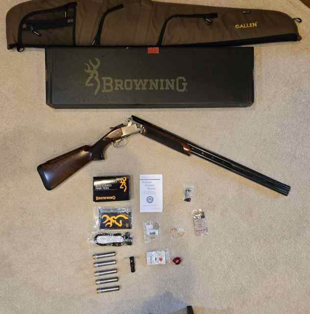  12 Gauge Citori Browning 725 like new