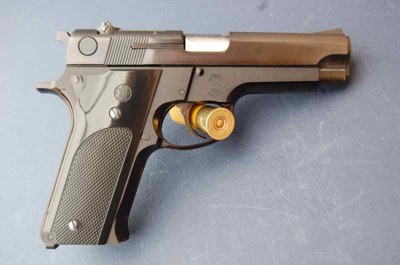 Smith &amp; Wesson Model 59