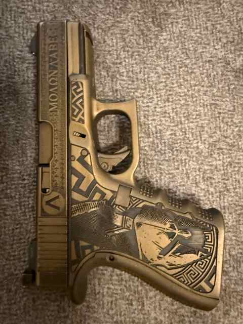 Glock 19 Gen4 Engraved