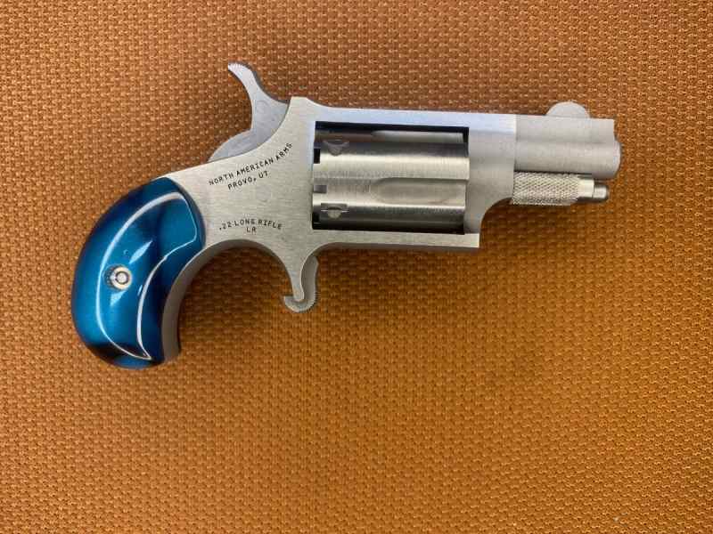 NEW IN BOX-NAA Mini Revolver 22LR-1 1/8&quot; Turquoise