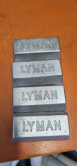 Lead ingots 