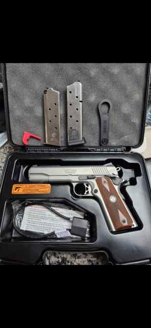 Ruger SR1911 .45acp beautiful in hard case 2 mags