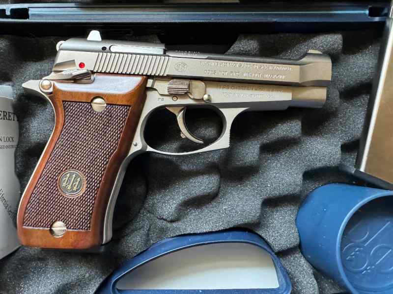 BERETTA 85FS 380 NICKLE- WOOD GRIPS $1500