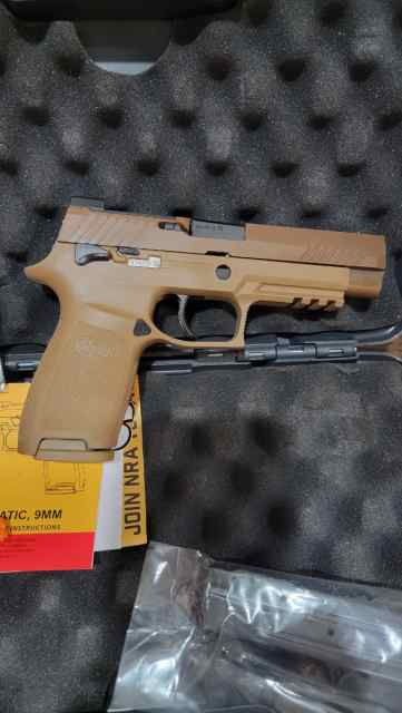 Sig Sauer P320 M17