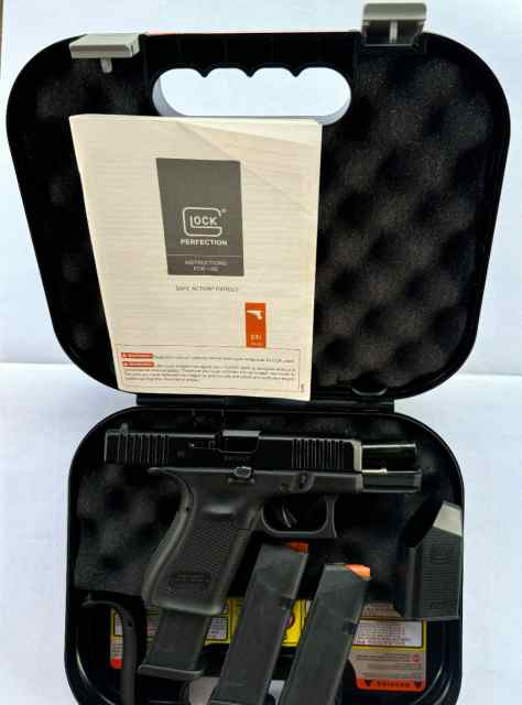 Glock 23 Gen 5 .40 S&amp;W Excellent condition
