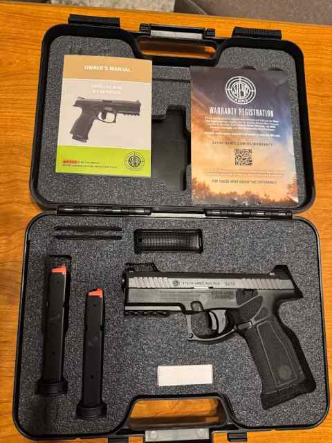 Steyr L9 A2 FM 9mm w/ 17 Rounds BRAND NEW 