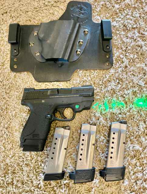 S&amp;W M&amp;P Shield 2.0 w/Laser-10rd mags-Night Sights