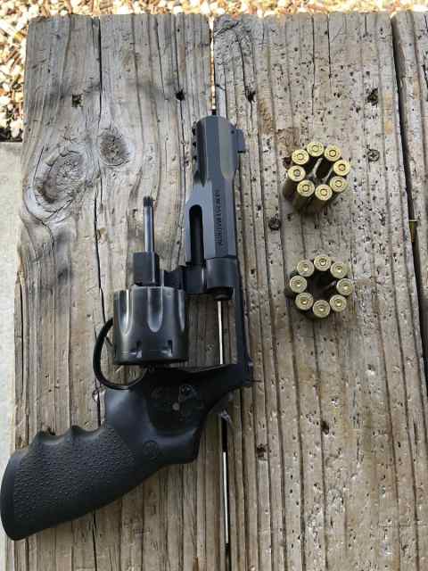 S&amp;W R8