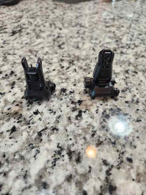 Magpul MBUS pro front and rear sight