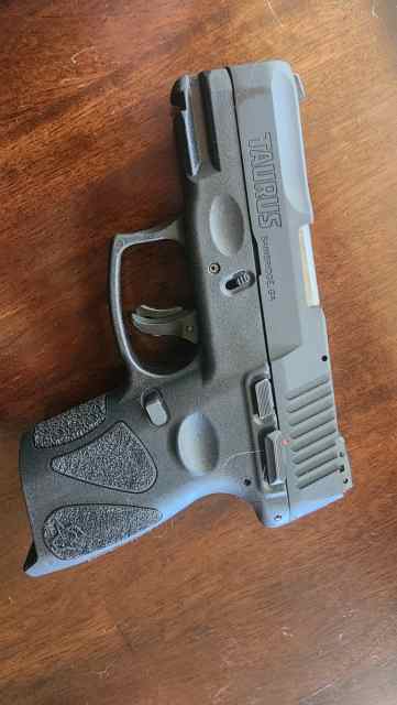 Taurus G2C, 2 mags, IWB holster
