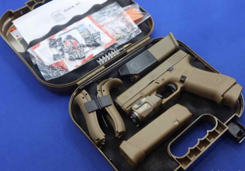 Glock Model G19X Pistol 9MM FDE SL STREAMLIGHT TL